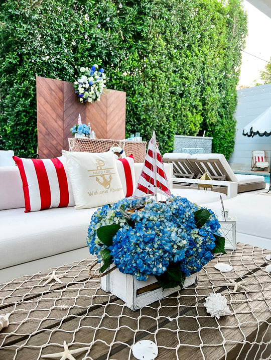 'Emily in Paris' Nautical Popup