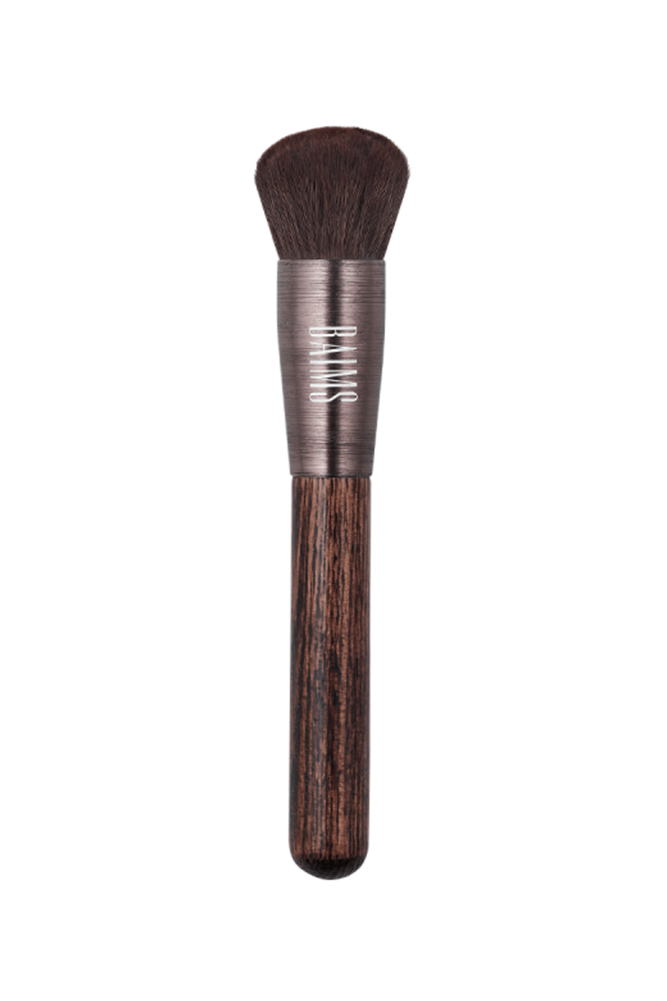 Rounded Makeup Brush with Wooden Handle